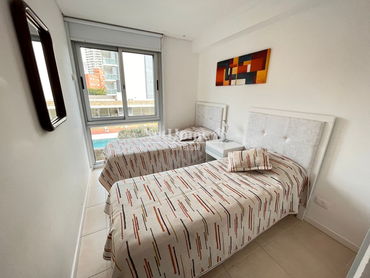 Apartamento ID.109 - Playa Mansa Apartamento 3 dormitorios parada 5