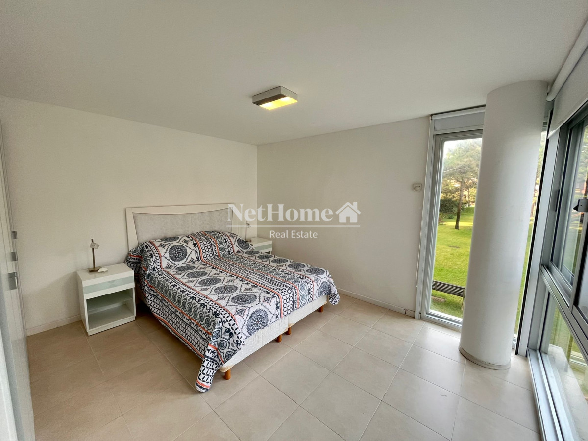 Apartamento ID.109 - Playa Mansa Apartamento 3 dormitorios parada 5