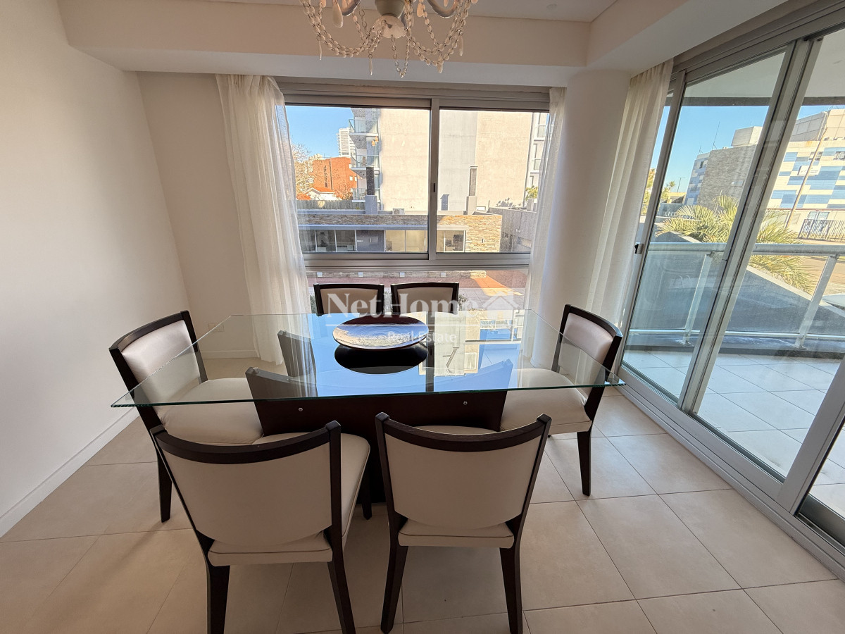 Apartamento ID.109 - Playa Mansa Apartamento 3 dormitorios parada 5