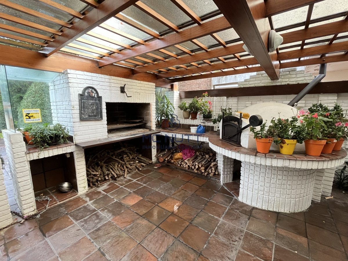 Casa ID.385/ - Hermosa casa en Playa Mansa