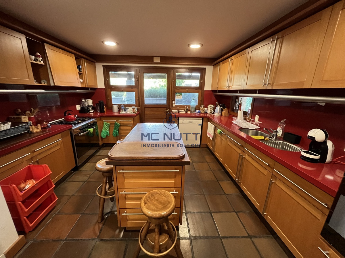 Casa ID.385/ - Hermosa casa en Playa Mansa