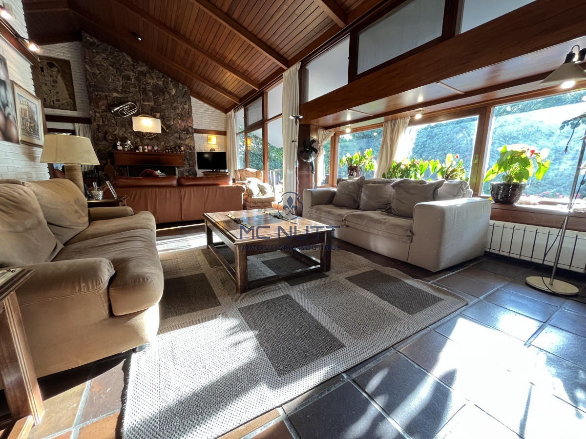 Casa ID.385/ - Hermosa casa en Playa Mansa