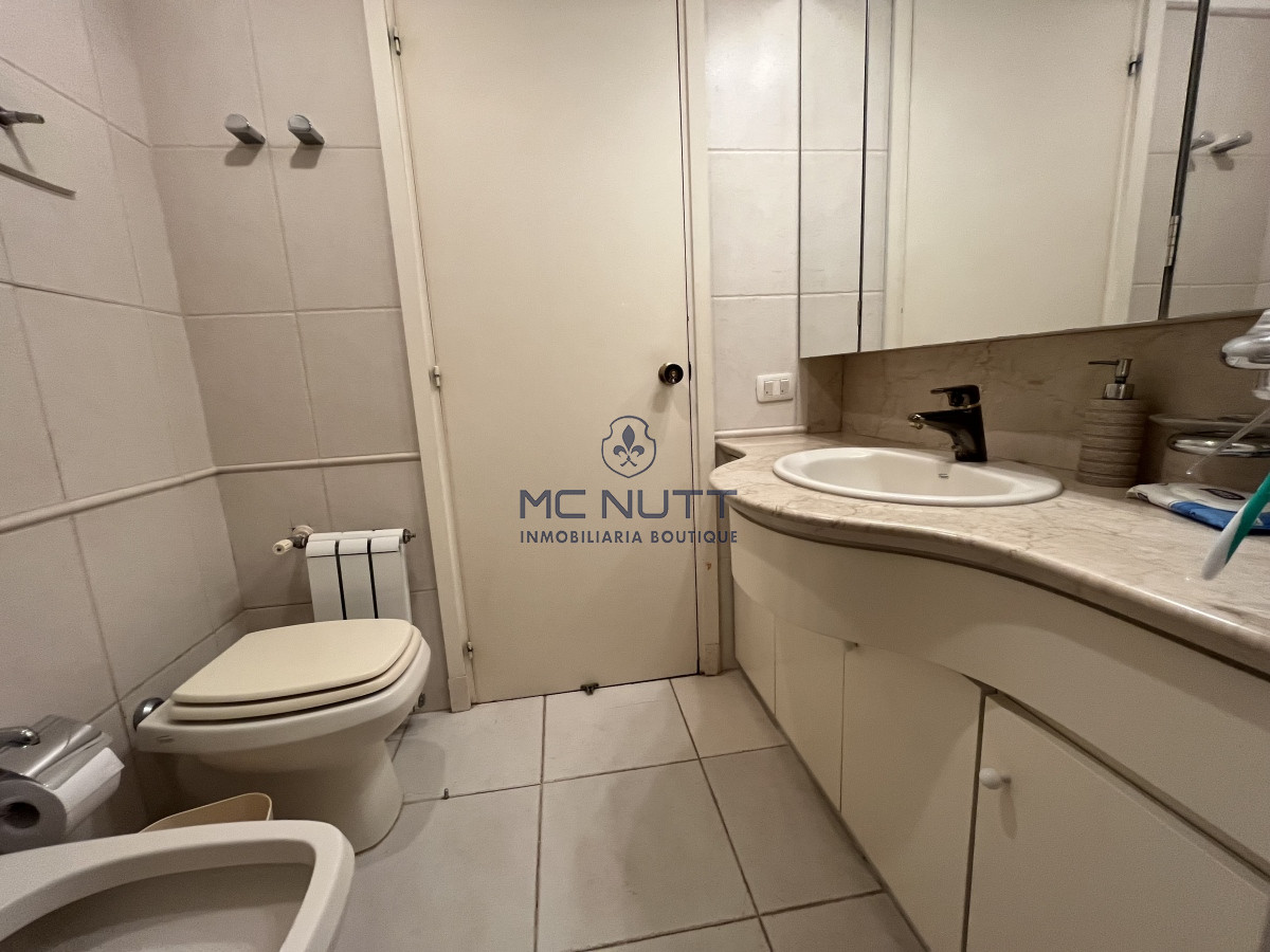 Casa ID.385/ - Hermosa casa en Playa Mansa