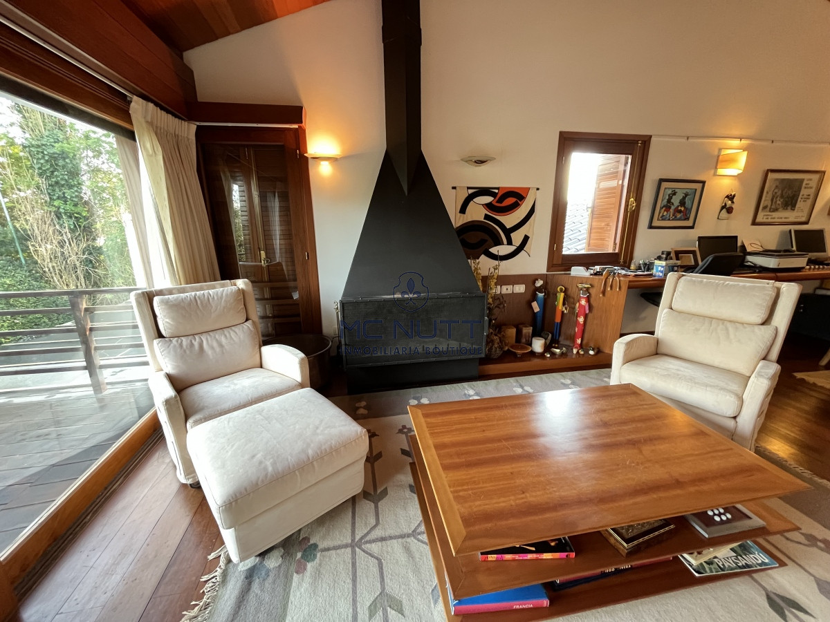 Casa ID.385/ - Hermosa casa en Playa Mansa