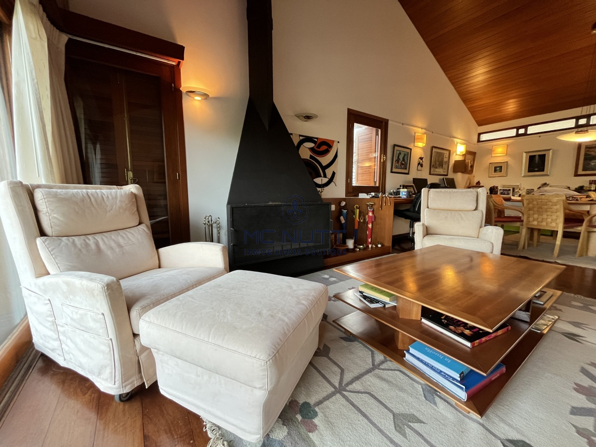 Casa ID.385/ - Hermosa casa en Playa Mansa