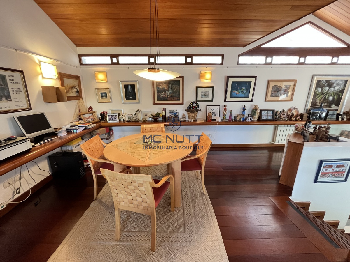 Casa ID.385/ - Hermosa casa en Playa Mansa