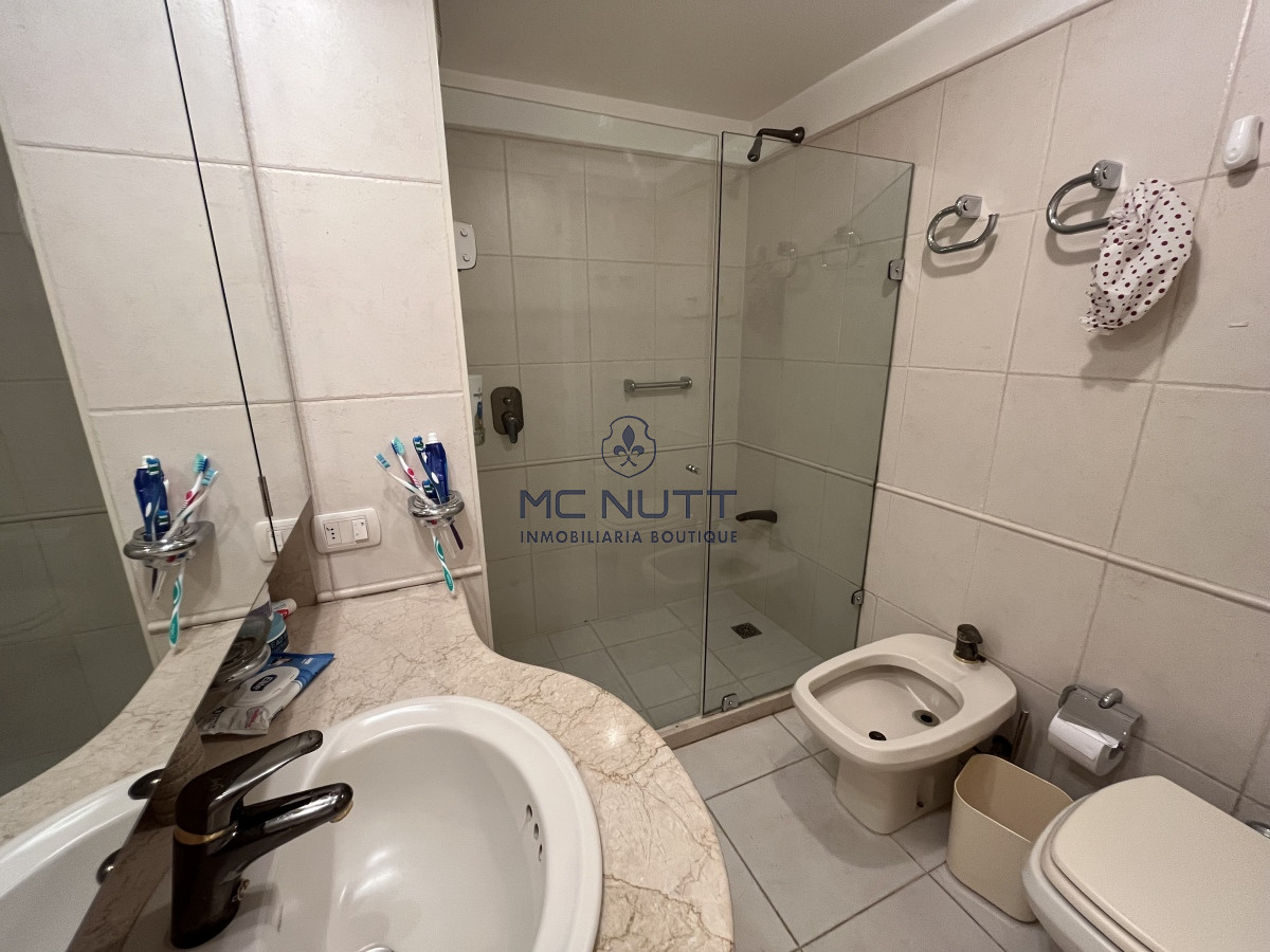 Casa ID.385/ - Hermosa casa en Playa Mansa