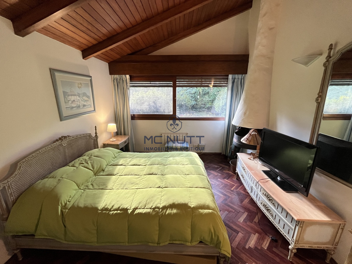 Casa ID.385/ - Hermosa casa en Playa Mansa