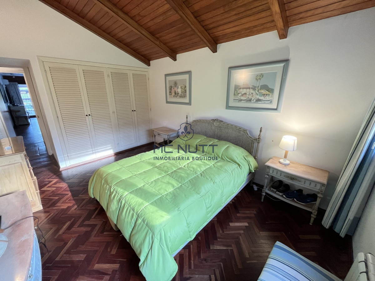 Casa ID.385/ - Hermosa casa en Playa Mansa