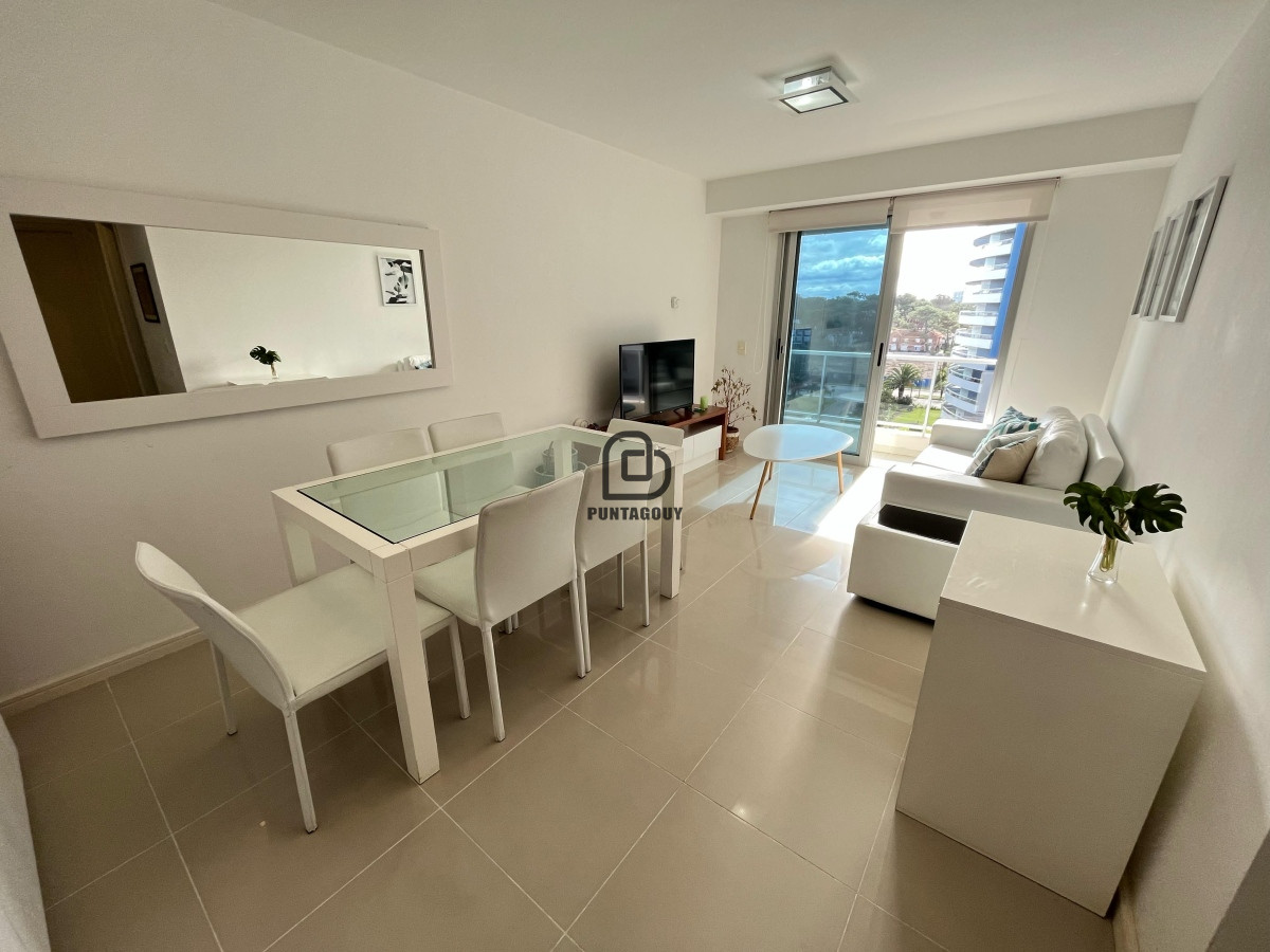 Apartamento ID.1768 - Venta de 2 dormitorios con servicios