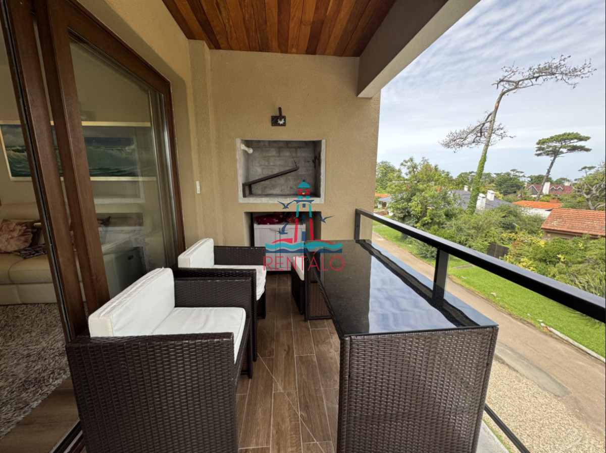 Apartamento ID.44 - Apartamento en Venta 2 dormitorios con parrillero en Punta del Este