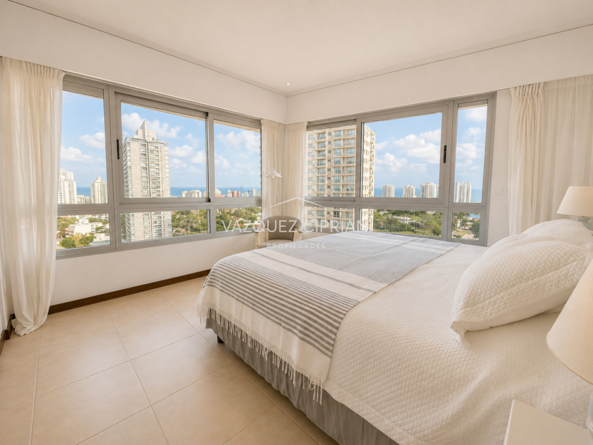 Apartamento ID.33 - Departamento de 3 dormitorios en venta en Punta del Este
