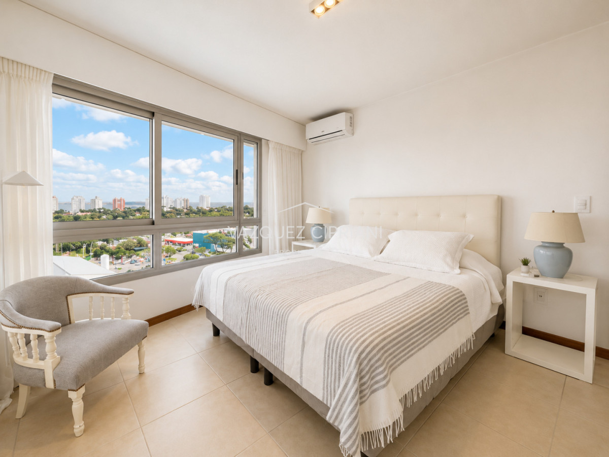 Apartamento ID.33 - Departamento de 3 dormitorios en venta en Punta del Este