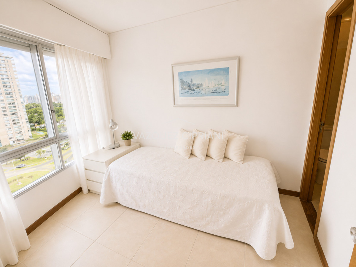 Apartamento ID.33 - Departamento de 3 dormitorios en venta en Punta del Este
