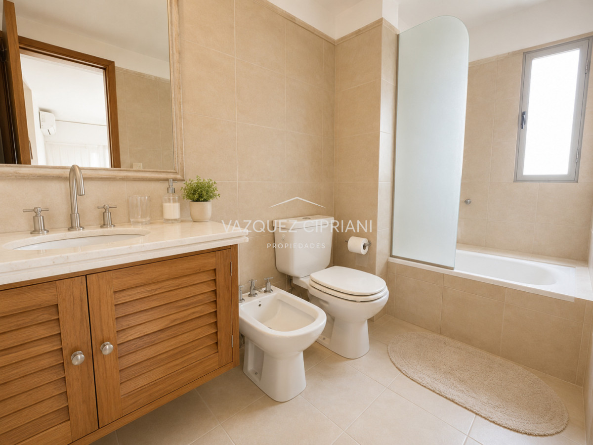 Apartamento ID.33 - Departamento de 3 dormitorios en venta en Punta del Este