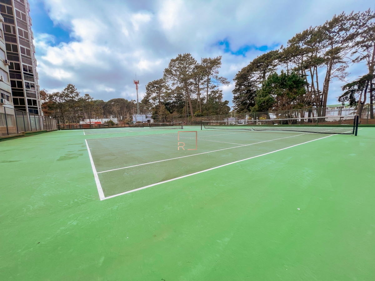 Apartamento ID.382 - Alquiler ANUAL en Punta del Este - 3 dormitorios - Amenities de lujo 
