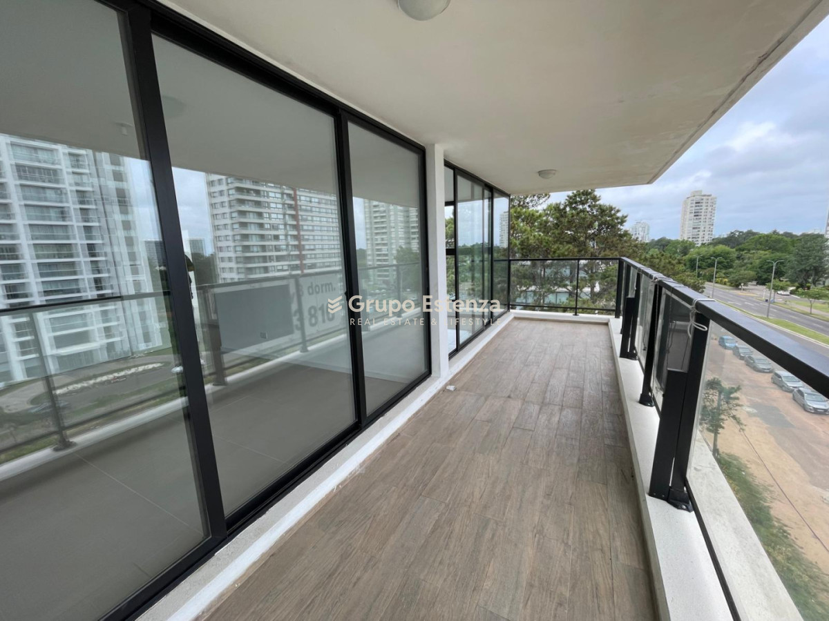 Apartamento ID.708 - Oportunidad sobre Avenida Roosevelt