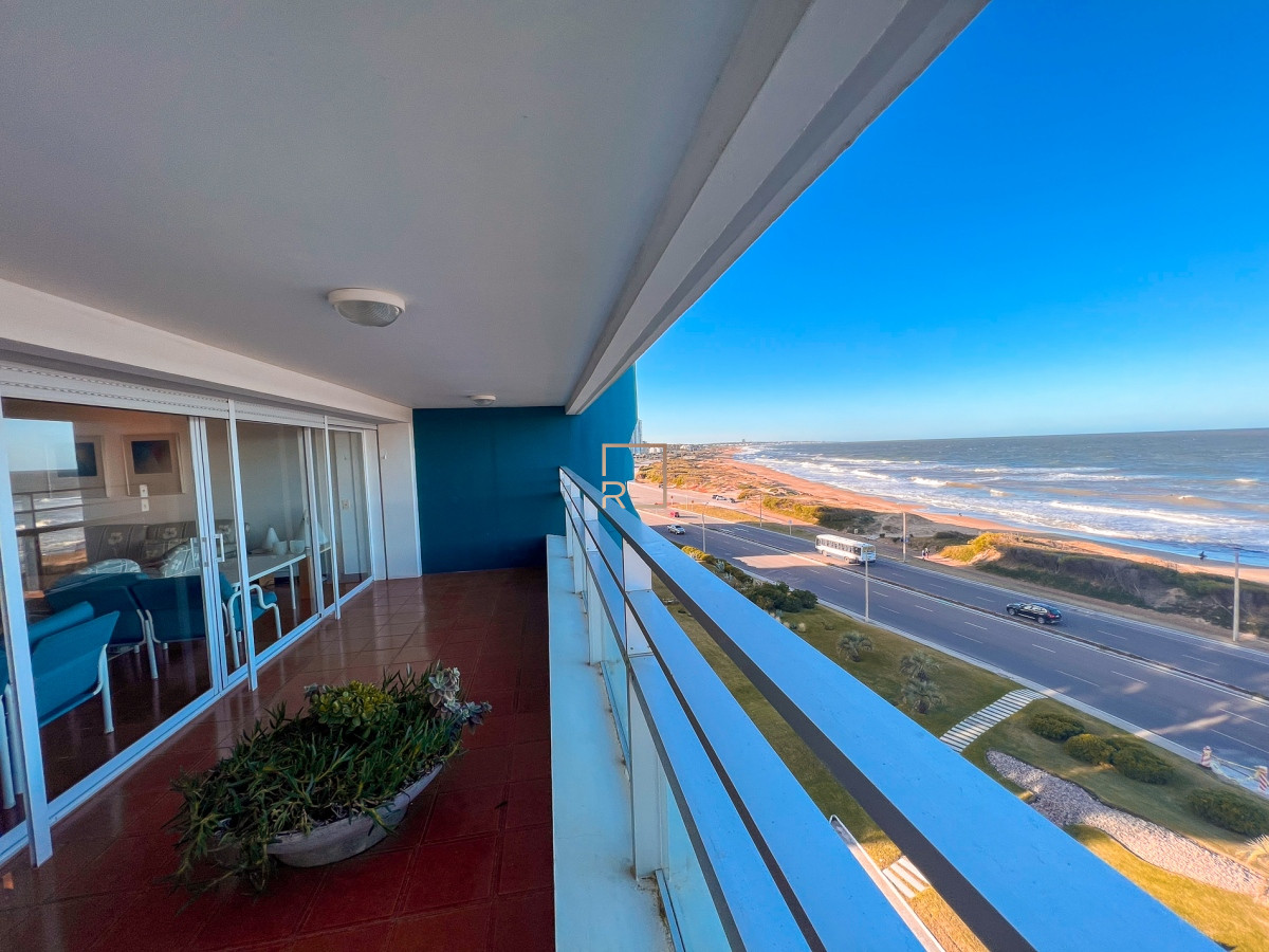Apartamento ID.331 - Piso frente al mar en torre de categoría - 3 dormitorios 2 baños