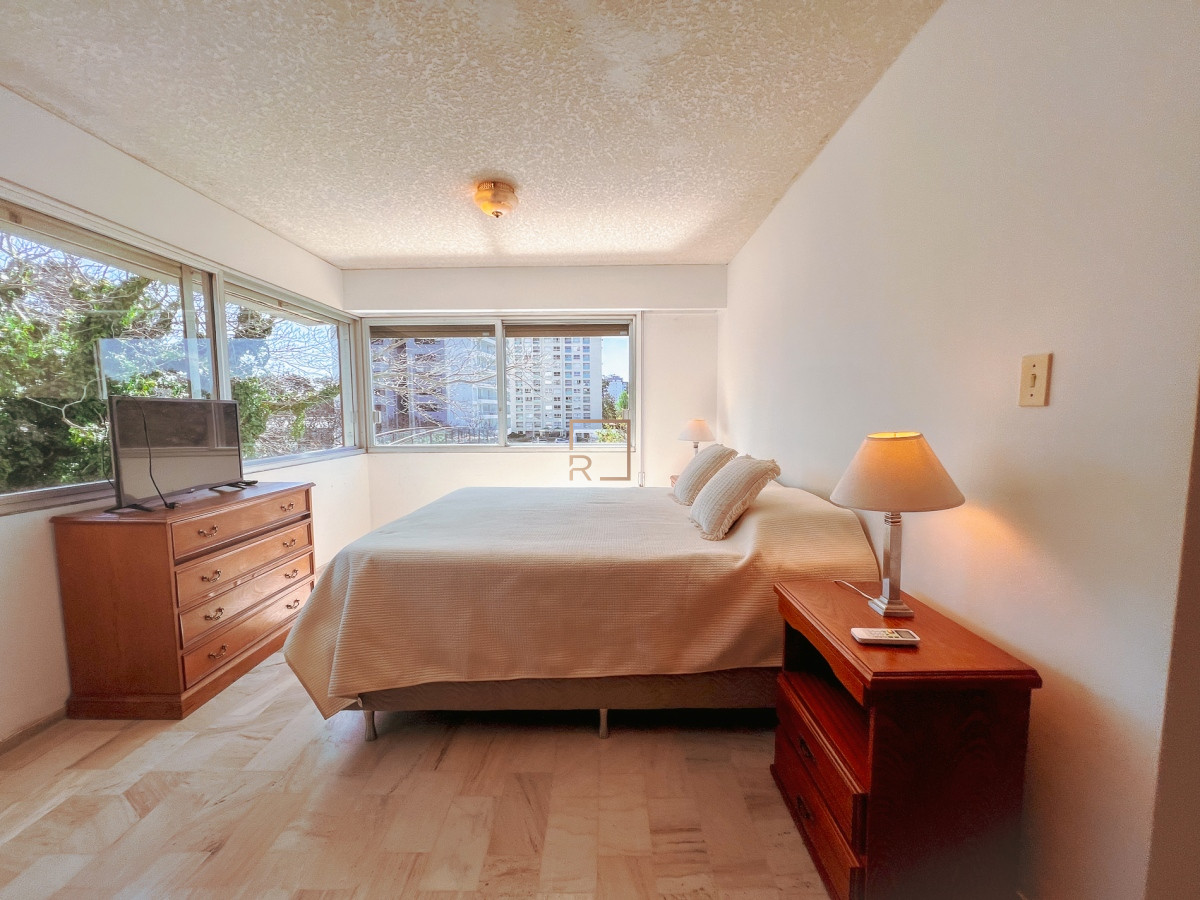 Apartamento ID.382 - Alquiler ANUAL en Punta del Este - 3 dormitorios - Amenities de lujo 