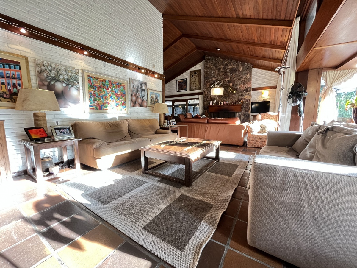 Casa ID.140 - Hermosa casa en Playa Mansa 