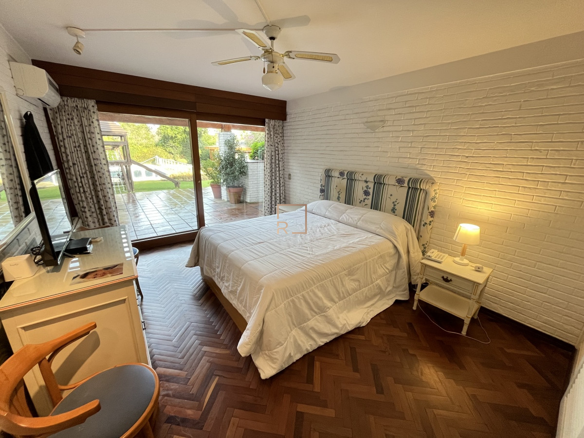 Casa ID.140 - Hermosa casa en Playa Mansa 