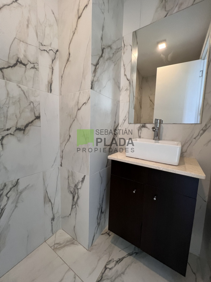 Apartamento ID.953 - Hermoso apartamento en venta 4 dormitorios. Frente al mar Punta del Este. 