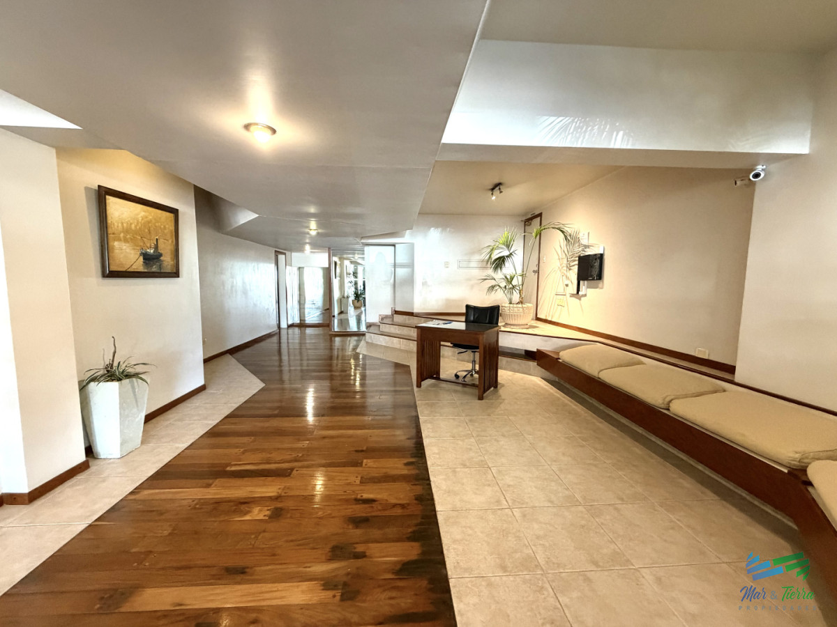 Apartamento ID.5764 - Un dormitorio en venta con gran terraza en Peninsula. 