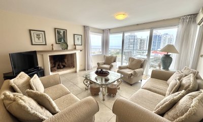 Torre Nueva York apartamento en venta, vista brava. 3 dormitorios y dep.  Punta del Este.