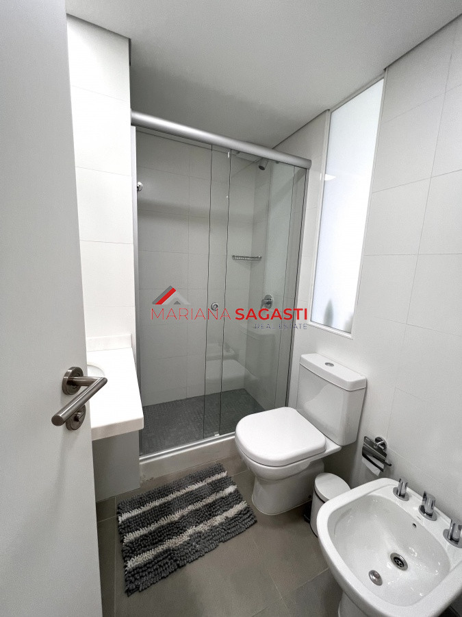 Apartamento ID.3707 - Venta apartamento con servicios 2 dormitorios 2 baños. Piscina. 