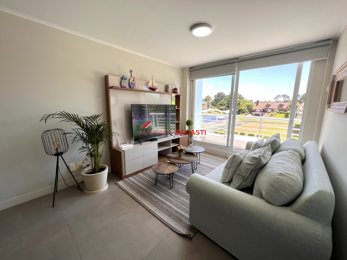 Apartamento ID.3707 - Venta apartamento con servicios 2 dormitorios 2 baños. Piscina. 