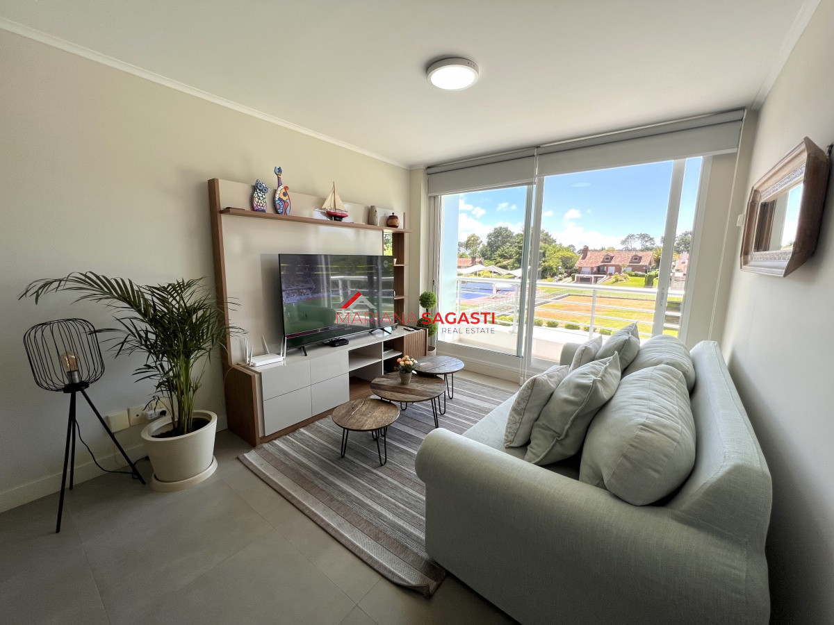 Apartamento ID.3707 - Venta apartamento con servicios 2 dormitorios 2 baños. Piscina. 