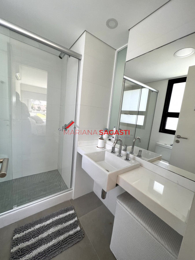 Apartamento ID.3707 - Venta apartamento con servicios 2 dormitorios 2 baños. Piscina. 