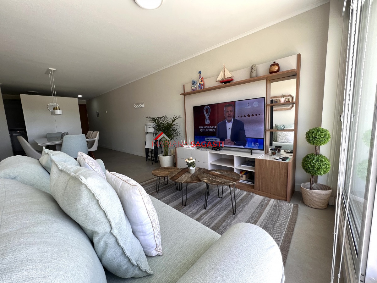 Apartamento ID.3707 - Venta apartamento con servicios 2 dormitorios 2 baños. Piscina. 