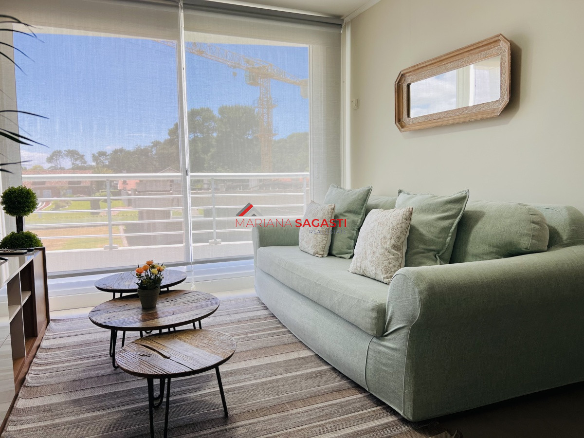 Apartamento ID.3707 - Venta apartamento con servicios 2 dormitorios 2 baños. Piscina. 