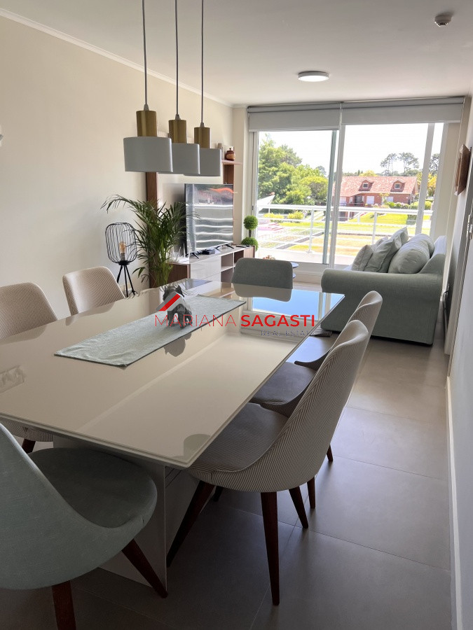 Apartamento ID.3707 - Venta apartamento con servicios 2 dormitorios 2 baños. Piscina. 