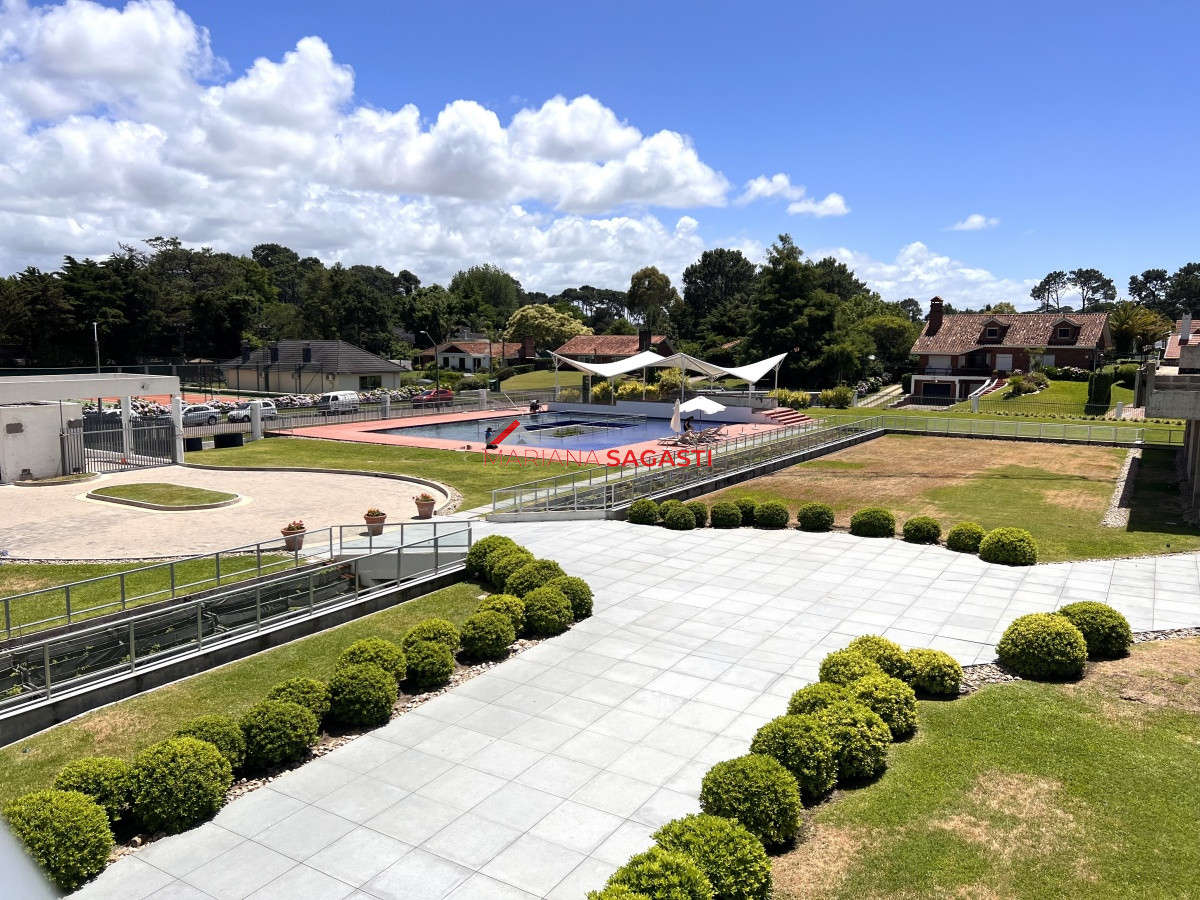 Apartamento ID.3707 - Venta apartamento con servicios 2 dormitorios 2 baños. Piscina. 