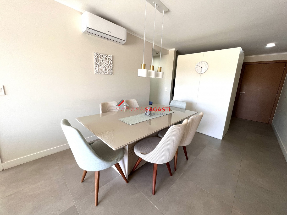 Apartamento ID.3707 - Venta apartamento con servicios 2 dormitorios 2 baños. Piscina. 