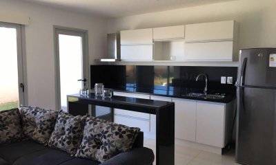 Apartamento en venta de 1 dormitorio frente al mar. Punta del Este