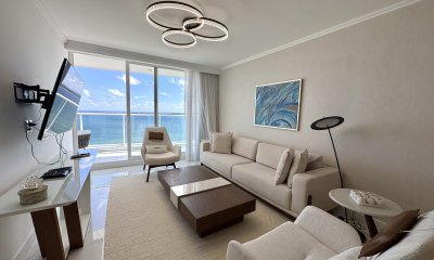 Apartamento Premium de tres suites frente al mar. Alquiler anual