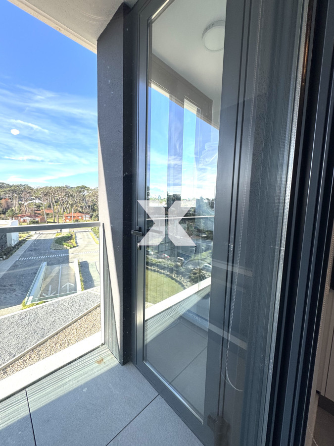 Apartamento ID.569 - Apartamento en venta 2 dormitorios Playa Mansa vista - Venetian - a estrenar - frente al mar- lujo