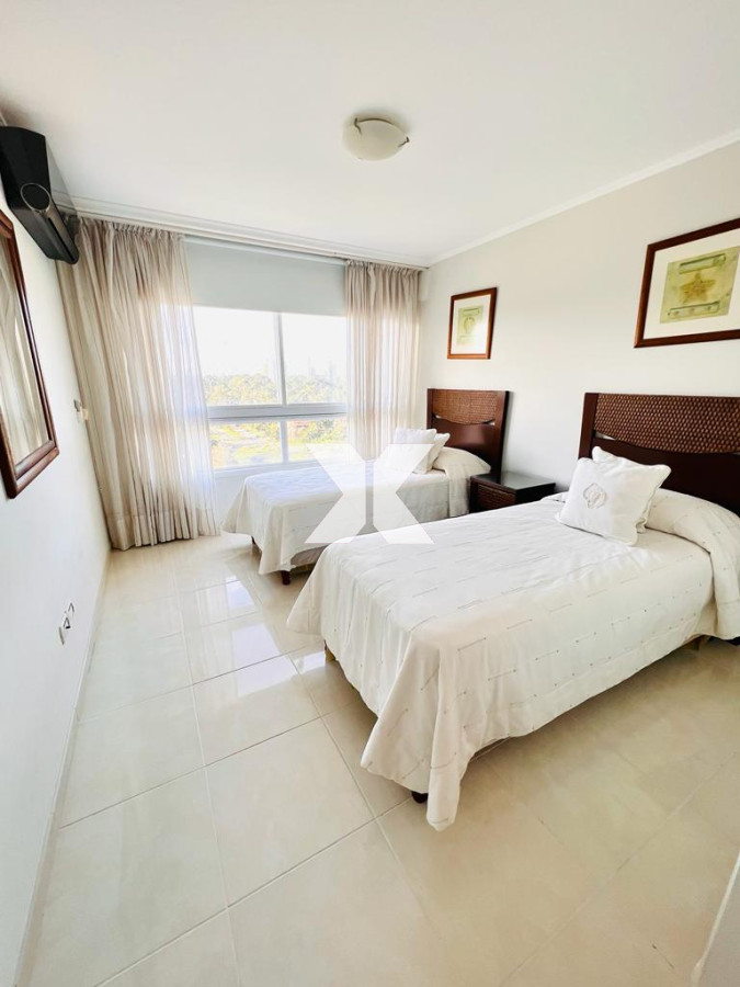 Apartamento ID.431 - Le Jardin apartamento en venta de 3 dormitorios. Vista al mar.