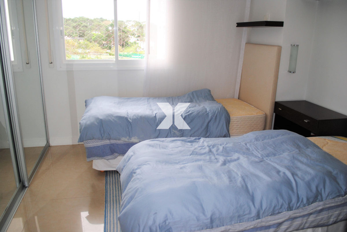 Apartamento ID.538 - Torre Aquarela 3 dormitorios y dependencia en alquiler febrero 2024.