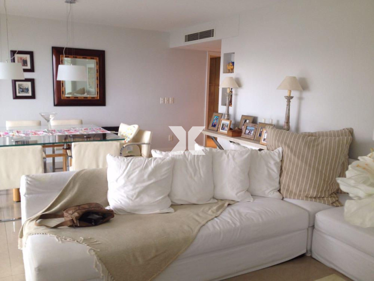 Apartamento ID.538 - Torre Aquarela 3 dormitorios y dependencia en alquiler febrero 2024.
