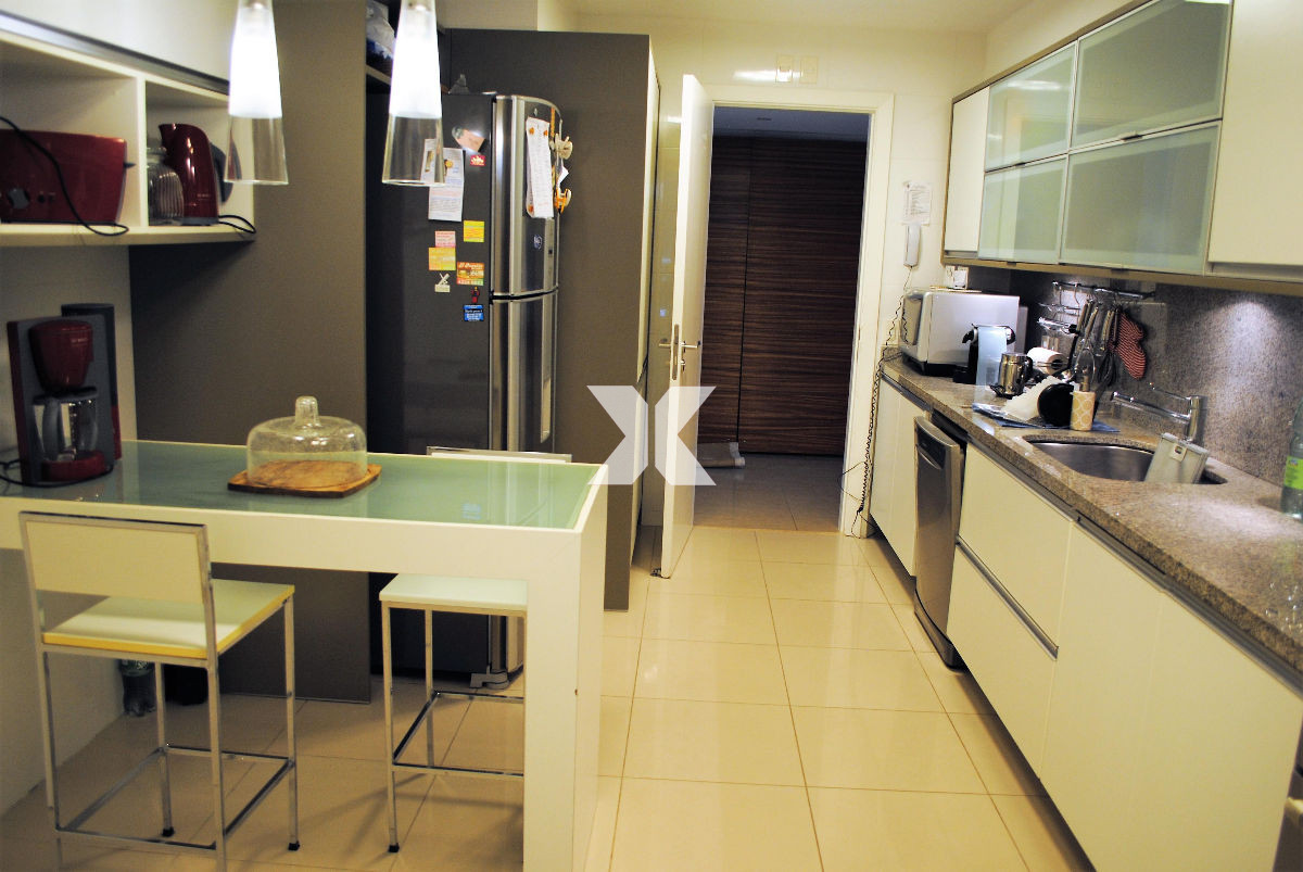 Apartamento ID.538 - Torre Aquarela 3 dormitorios y dependencia en alquiler febrero 2024.