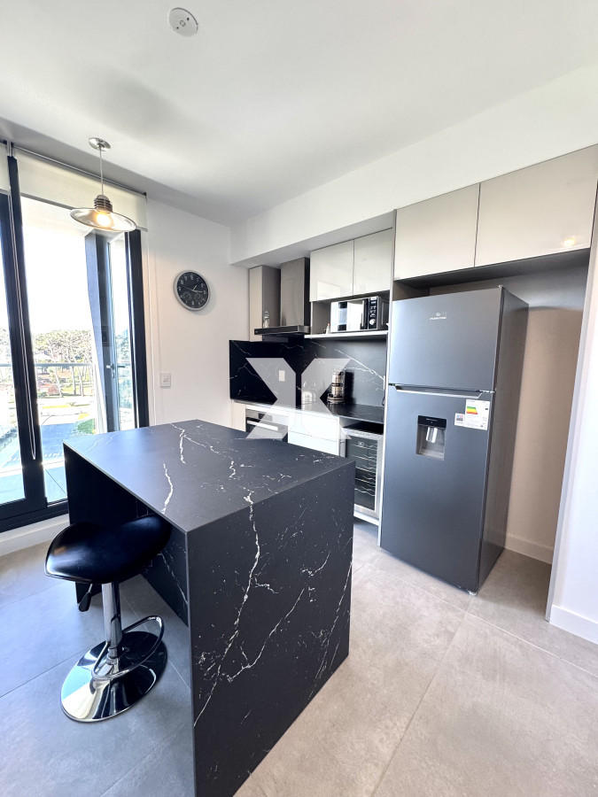 Apartamento ID.569 - Apartamento en venta 2 dormitorios Playa Mansa vista - Venetian - a estrenar - frente al mar- lujo