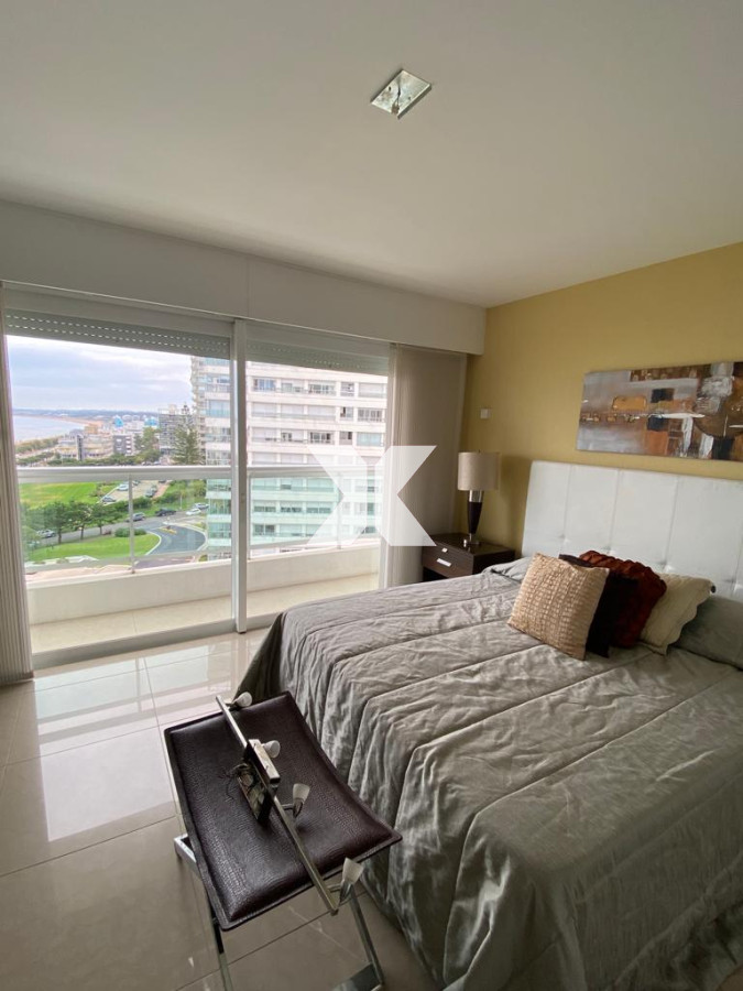 Apartamento ID.537 - Aquarela apartamento en alquiler anual 3 dormitorios y dependencia. Punta del Este.