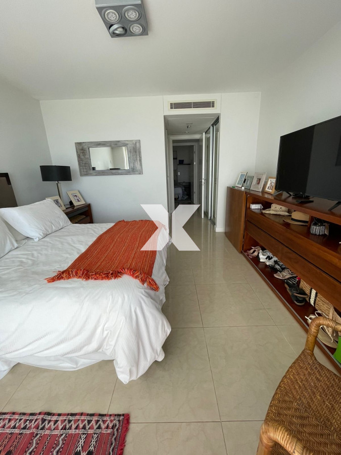 Apartamento ID.538 - Torre Aquarela 3 dormitorios y dependencia en alquiler febrero 2024.