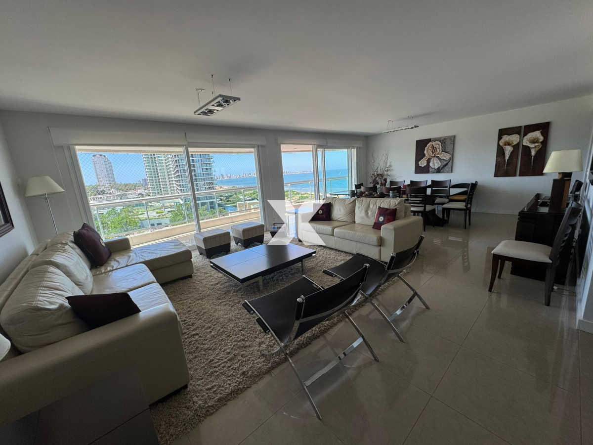 Apartamento ID.532 - Apartamento en venta 4 dormitorios y serv. Torre Aquarela. 