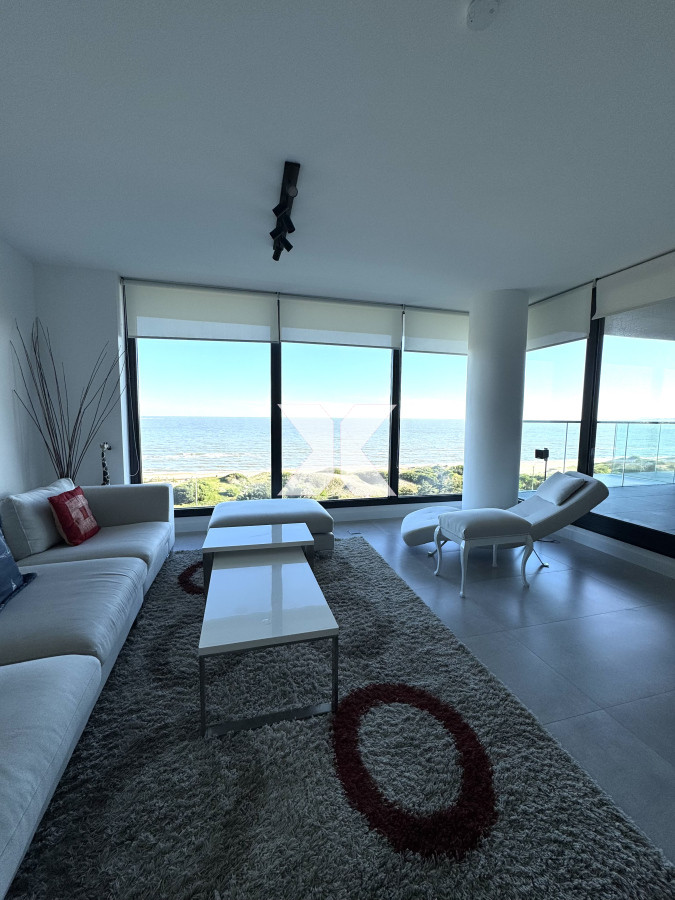 Apartamento ID.569 - Apartamento en venta 2 dormitorios Playa Mansa vista - Venetian - a estrenar - frente al mar- lujo