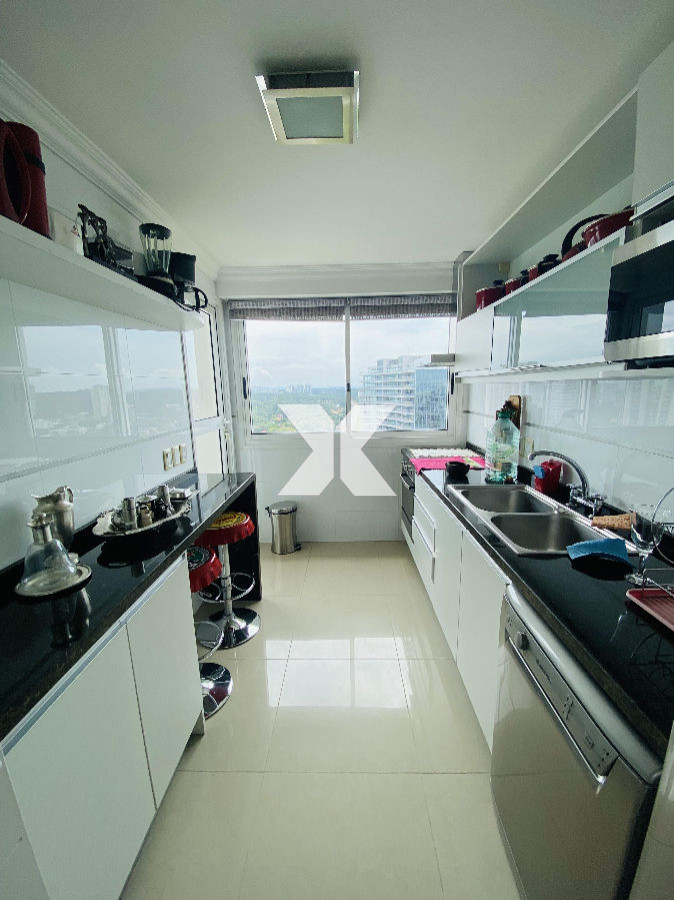 Apartamento ID.570 - Casino Tower  en venta  vista la mar  3 dormitorios 2 baños Punta del Este